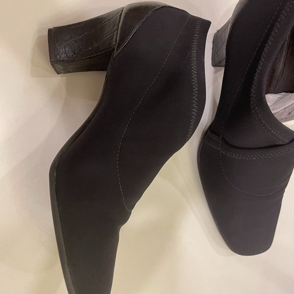 Donald J. Pliner Navy Blue Neoprene Booties with Leather Heels Size 8 - Picture 1 of 3